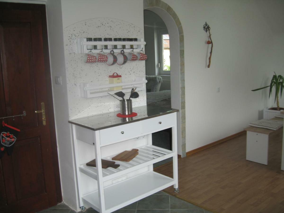 R&G Apartment Zirovnica Екстериор снимка